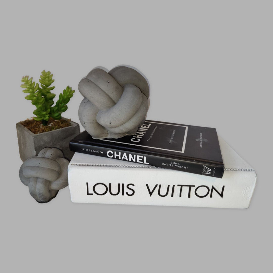 Minimalist Concrete Decorative Knots