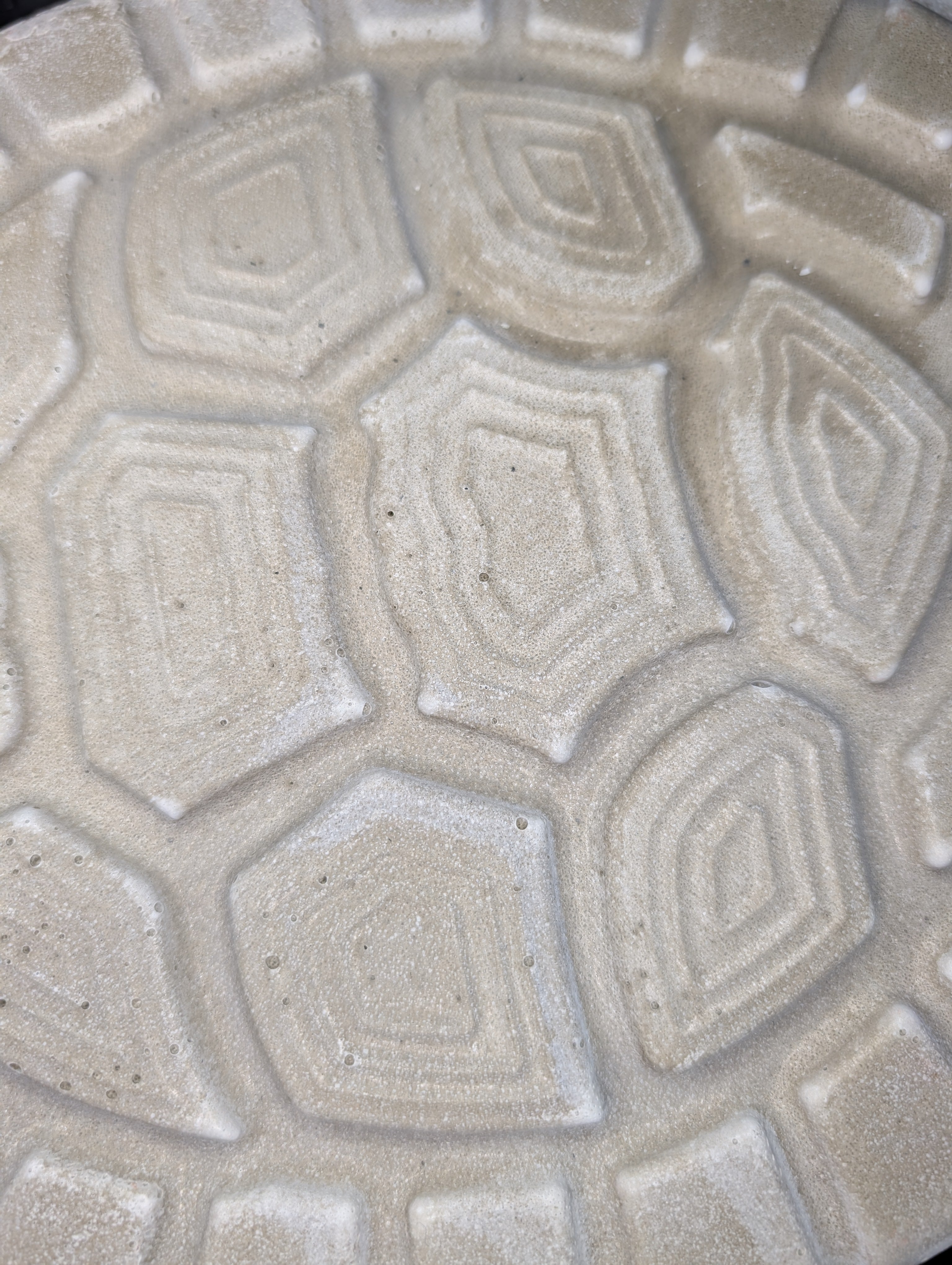 Concrete Turtle Stepping Stone – Garden Turtle Decor – Paintable Cement Yard Art – Outdoor Pathway Stone – Unsealed – DIY Turtle Craft for Lawn & Landscaping