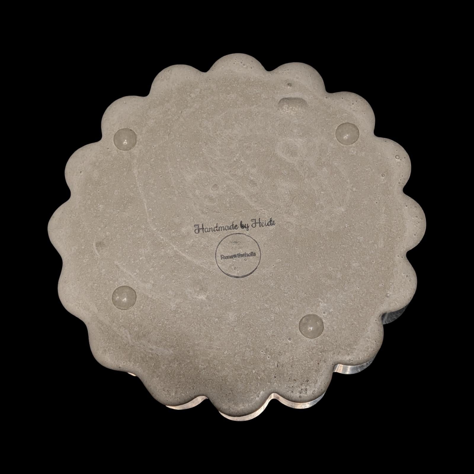 Concrete Scalloped Tray - Round Ribbed Catchall Dish, Minimalist Jewelry Holder, Industrial Vanity Organizer, Fluted Key Bowl, Modern Shelf