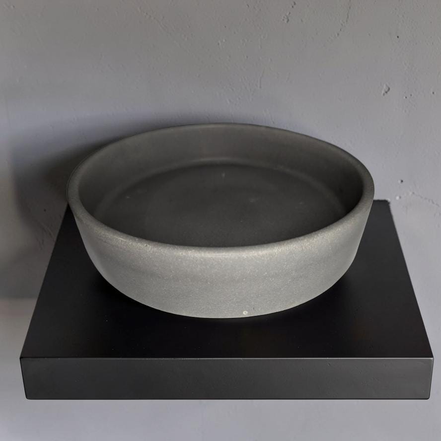 Concrete Shallow Bowl – Minimalist & Multi-Purpose