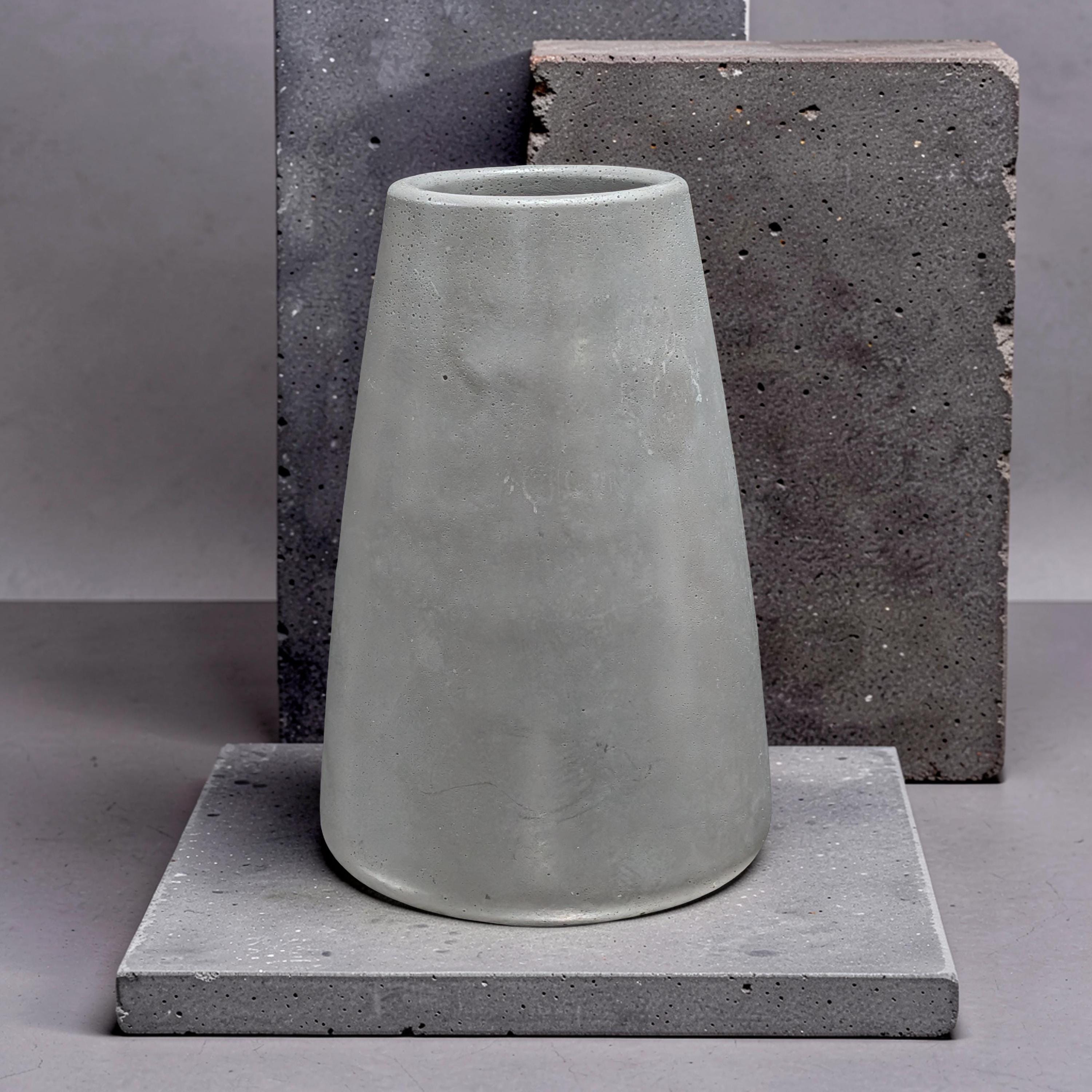 Large Concrete Vase, Minimalist Grey Flower Pot, Industrial Modern Home Decor, Brutalist Ceramic Alternative, Hand Poured Shelf Accent Vase
