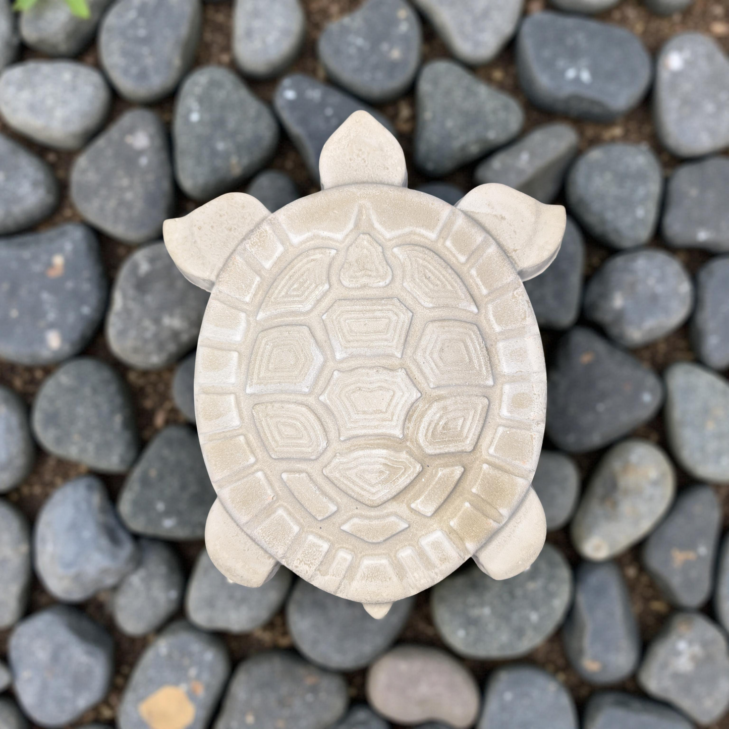 Concrete Turtle Stepping Stone – Garden Turtle Decor – Paintable Cement Yard Art – Outdoor Pathway Stone – Unsealed – DIY Turtle Craft for Lawn & Landscaping