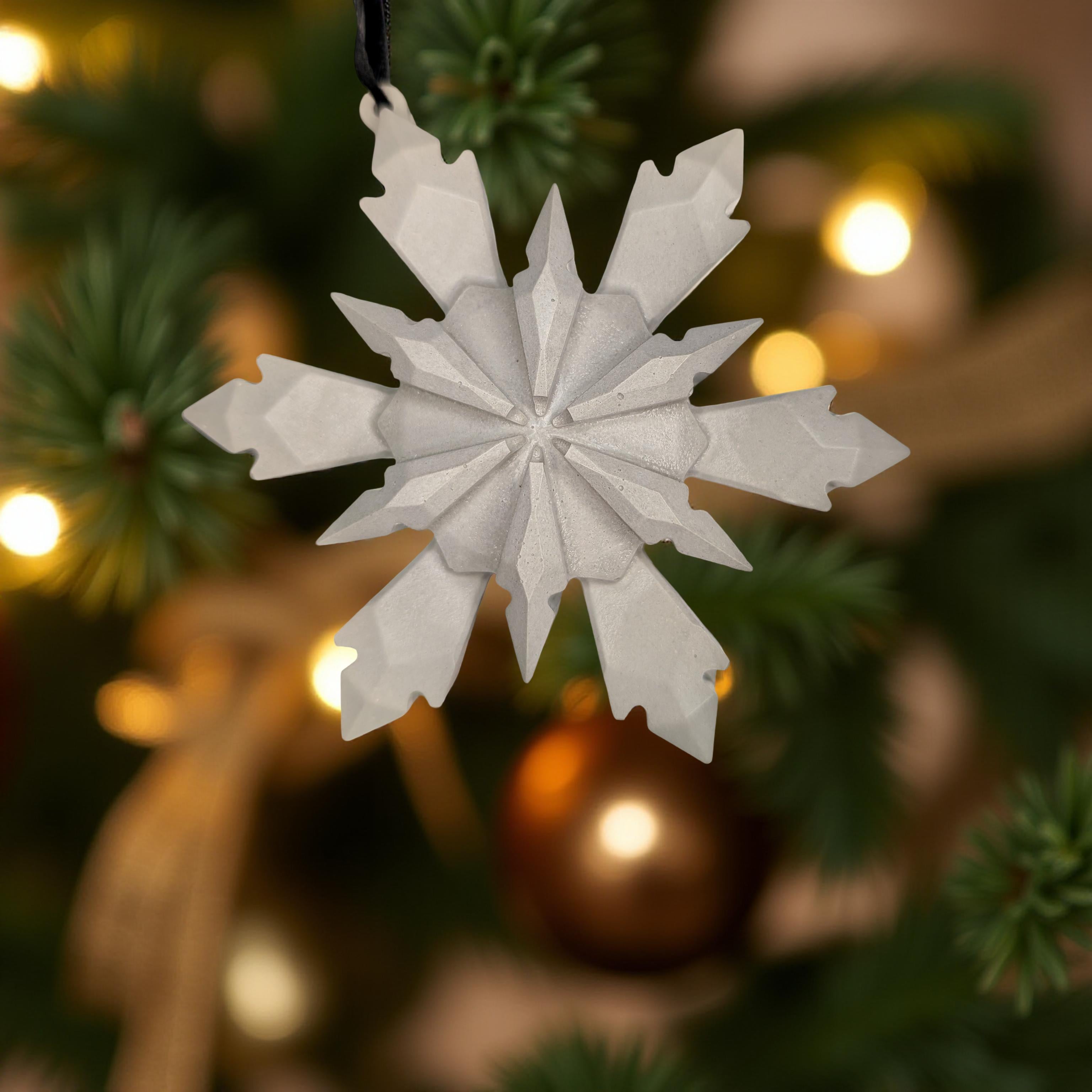 Concrete Snowflake Ornament – Minimalist Christmas Ornament – Modern Holiday Tree Décor – Sealed or Paintable – 4.6” Handmade Christmas Decoration
