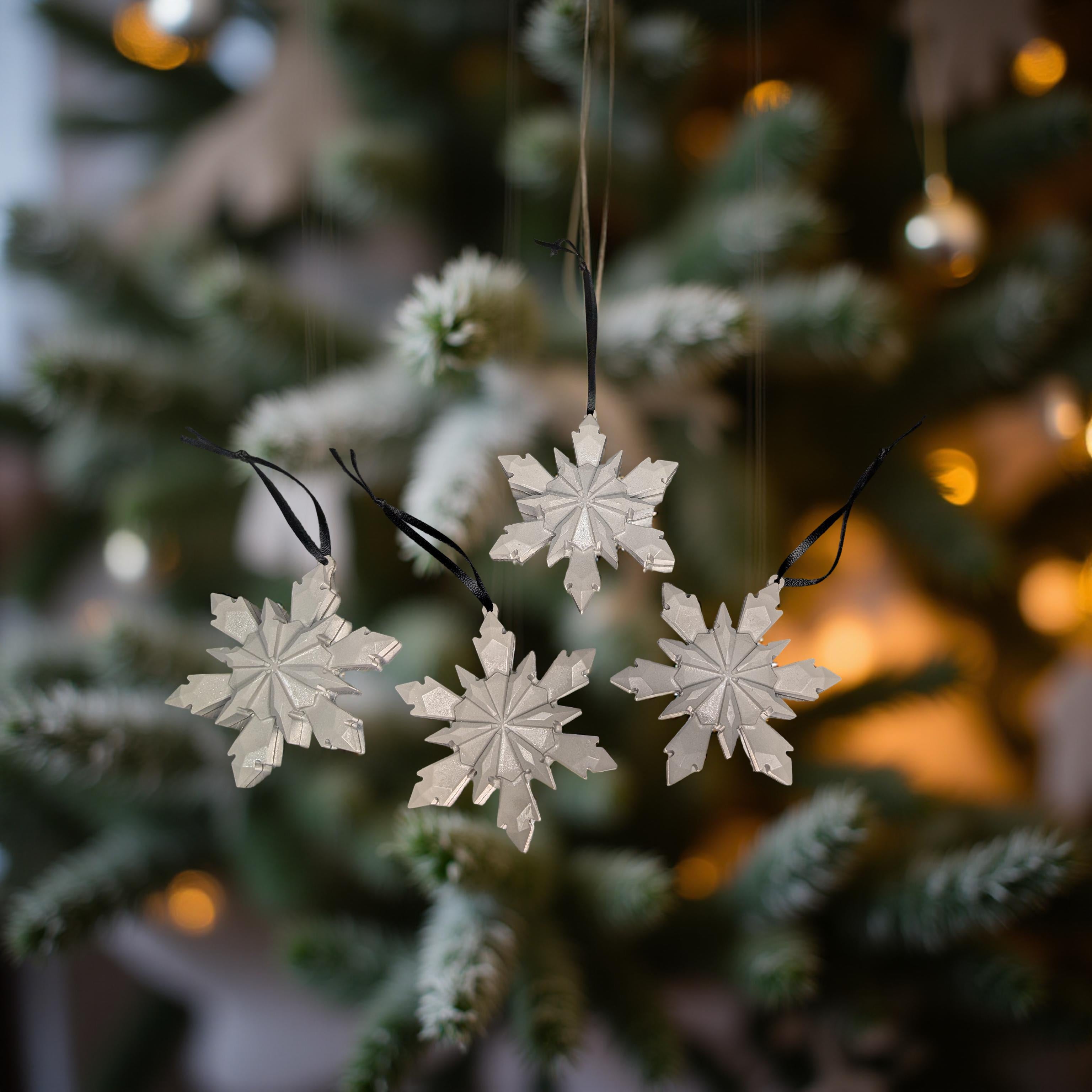 Concrete Snowflake Ornament – Minimalist Christmas Ornament – Modern Holiday Tree Décor – Sealed or Paintable – 4.6” Handmade Christmas Decoration