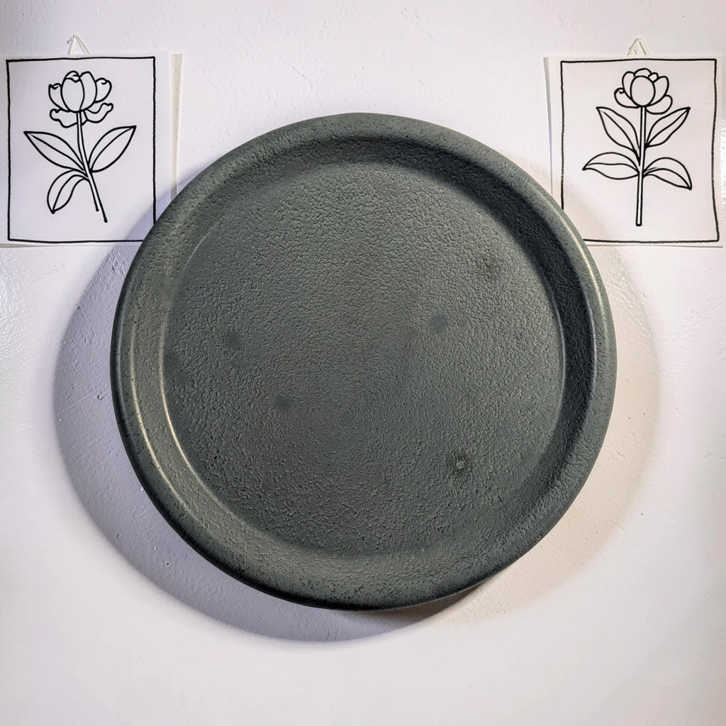 Small Concrete Catchall Tray - 4.7 Inch Round Jewelry Dish, Plant Saucer, Minimalist Key & Ring Holder, Modern Candle Plate, Desk Organizer