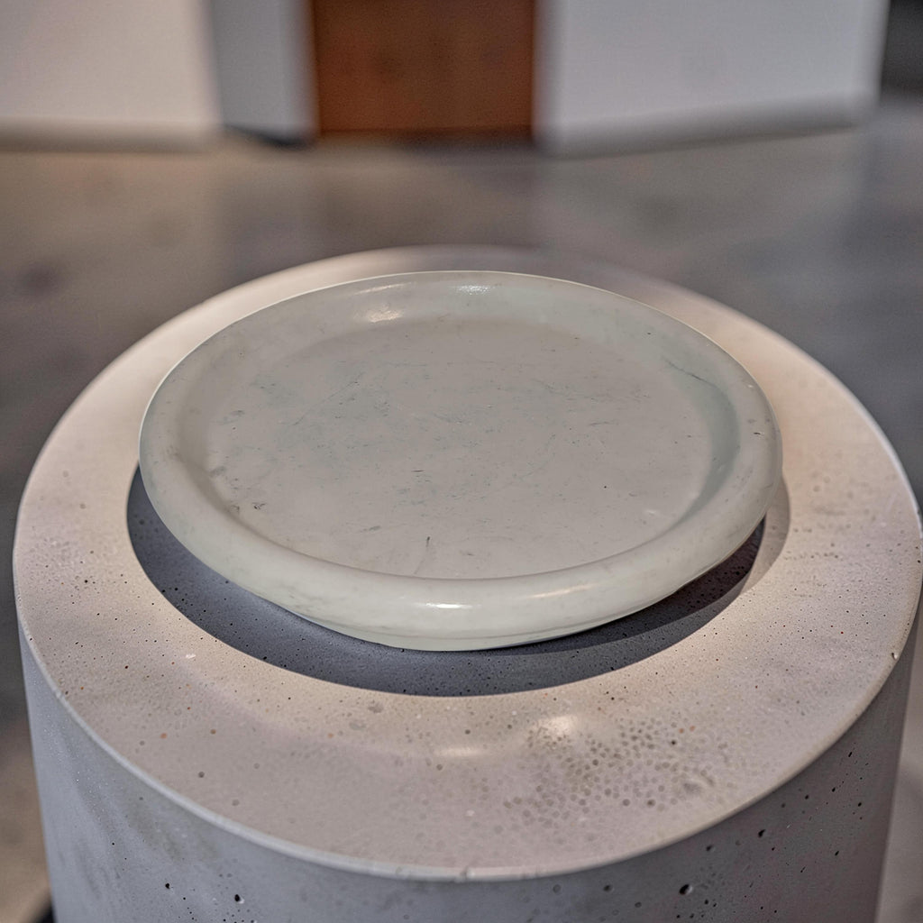 Small Concrete Catchall Tray - 4.7 Inch Round Jewelry Dish, Plant Saucer, Minimalist Key & Ring Holder, Modern Candle Plate, Desk Organizer
