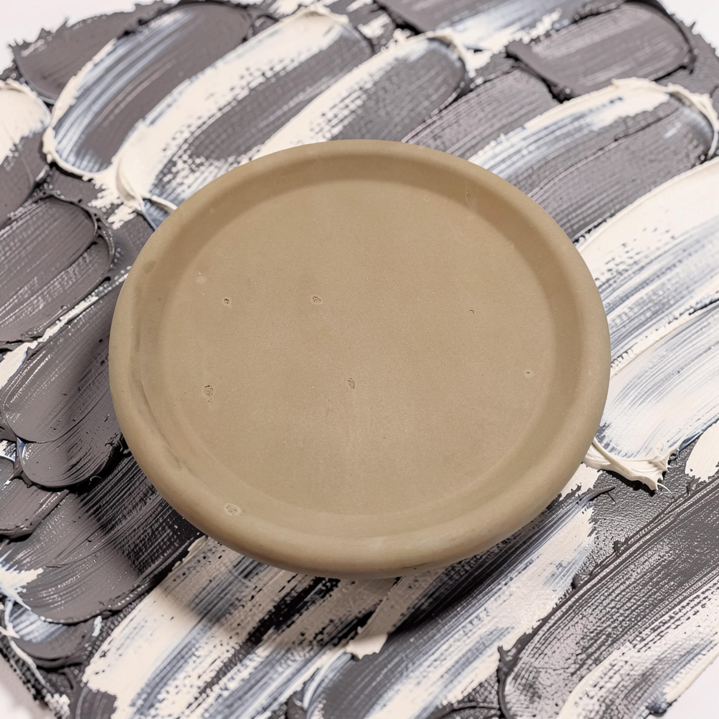 Small Concrete Catchall Tray - 4.7 Inch Round Jewelry Dish, Plant Saucer, Minimalist Key & Ring Holder, Modern Candle Plate, Desk Organizer