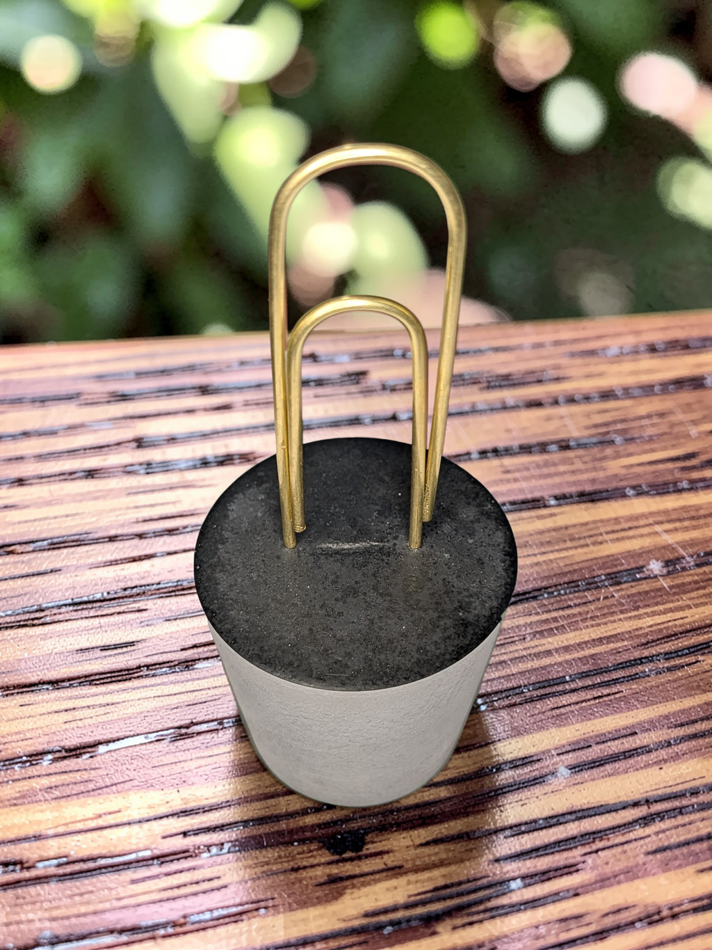 Concrete Photo Holder with Gold Paper Clip, Modern Table Number Holder, Minimalist Desk Card Stand, Wedding Sign & Place Card Display