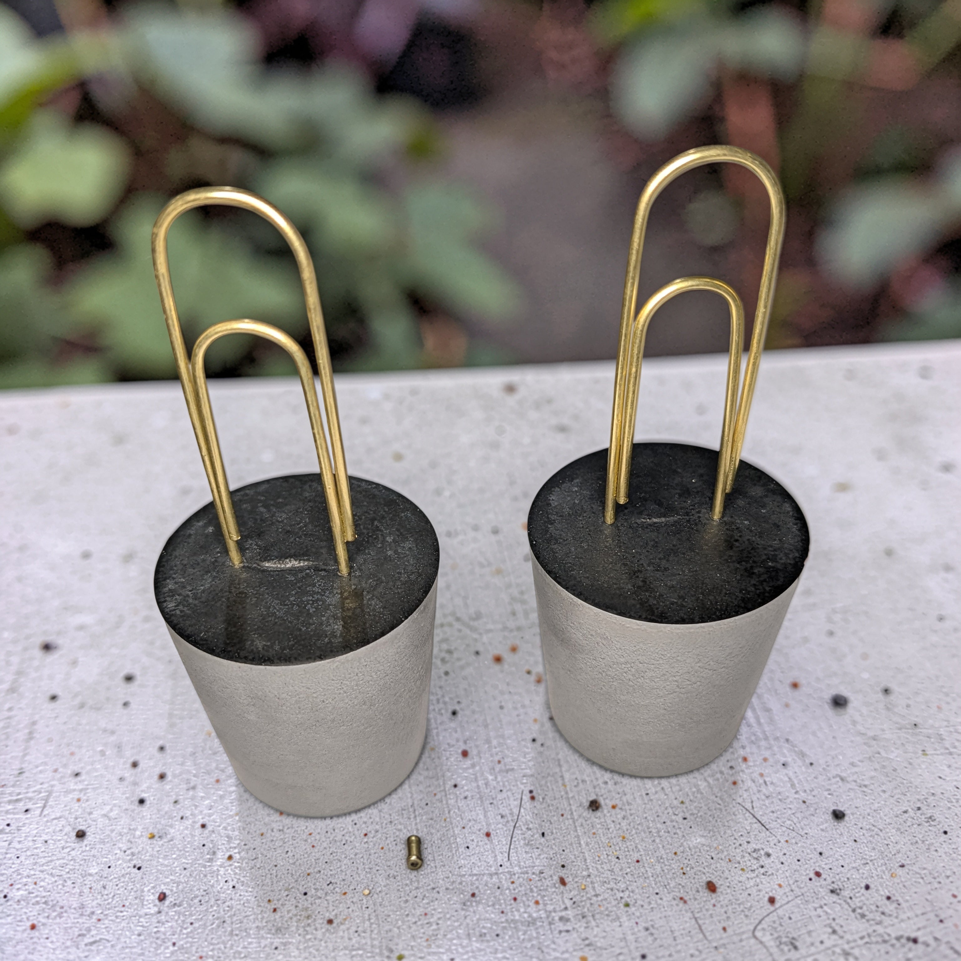 Concrete Photo Holder with Gold Paper Clip, Modern Table Number Holder, Minimalist Desk Card Stand, Wedding Sign & Place Card Display