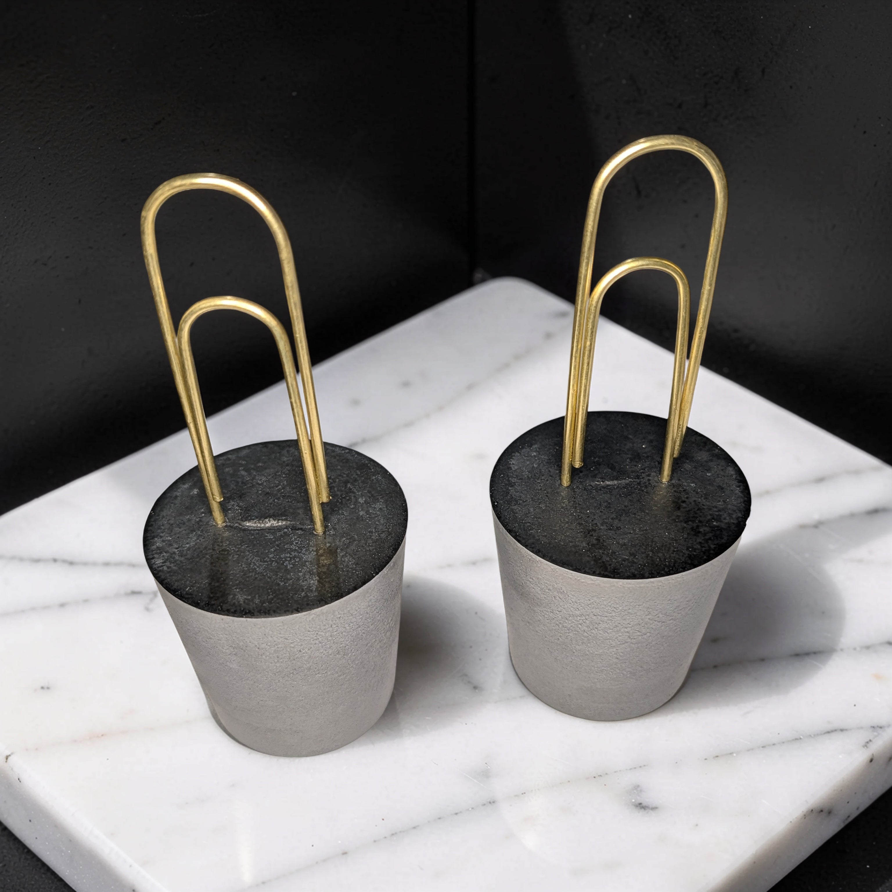 Concrete Photo Holder with Gold Paper Clip, Modern Table Number Holder, Minimalist Desk Card Stand, Wedding Sign & Place Card Display